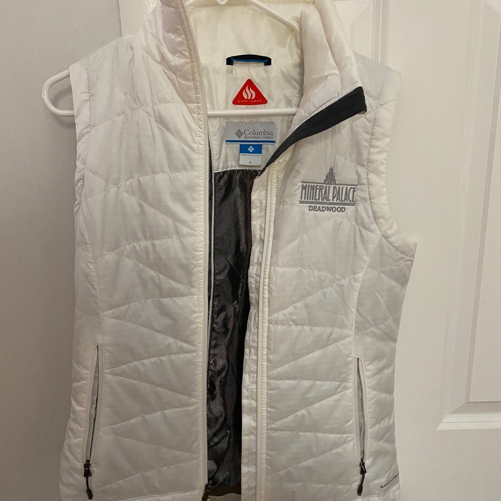 White thermal zip up vest Columbia